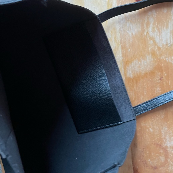 VINCE CAMUTO black vegan leather shoulder tote bag - Picture 4 of 6